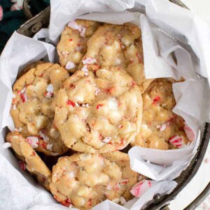 peppermint cookies in a bowl